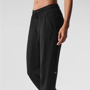 ALO Yoga Soho Black Joggers